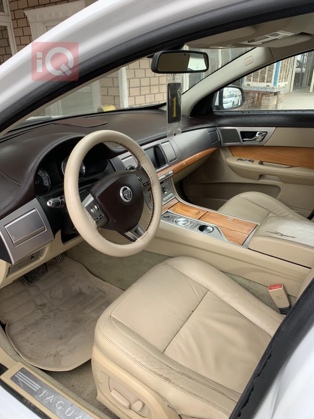 جاگوار XF